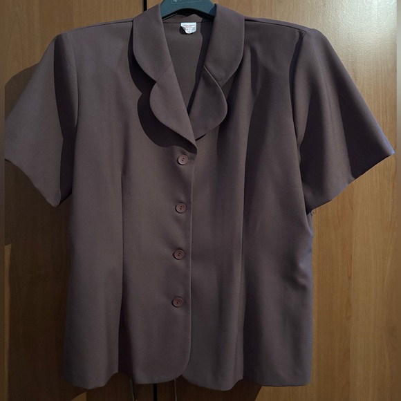 Vintage mauve women’s skirt suit. Blazer size US14 and midi skirt size US12. - Picture 1 of 3